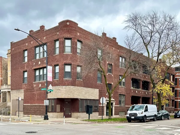 $2,280 | 951 North Hoyne Avenue, Unit 3, Chicago, IL 60622