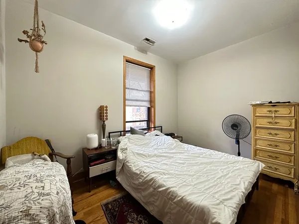 $2,280 | 951 North Hoyne Avenue, Unit 3, Chicago, IL 60622