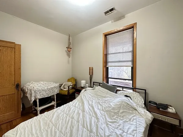 $2,280 | 951 North Hoyne Avenue, Unit 3, Chicago, IL 60622