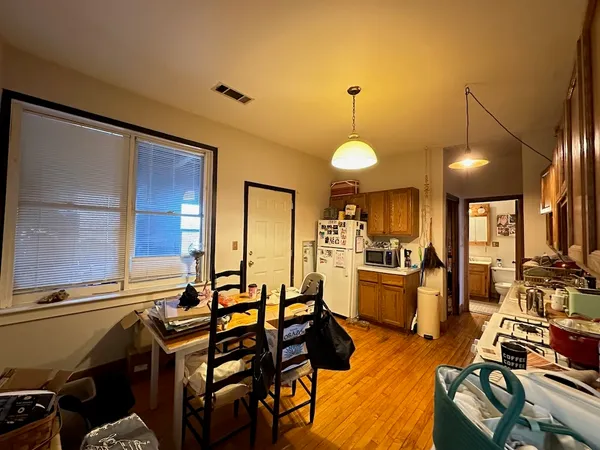 $2,280 | 951 North Hoyne Avenue, Unit 3, Chicago, IL 60622