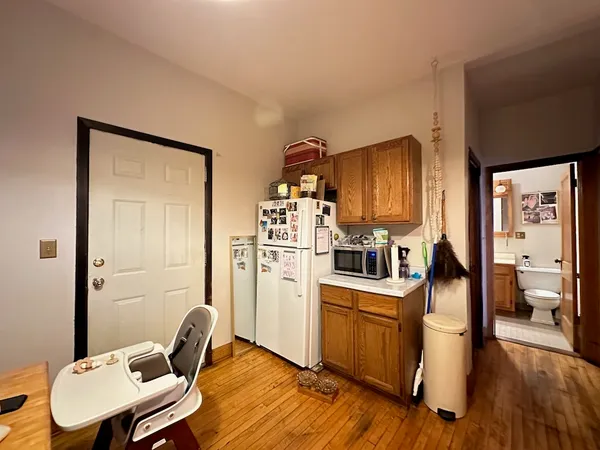 $2,280 | 951 North Hoyne Avenue, Unit 3, Chicago, IL 60622
