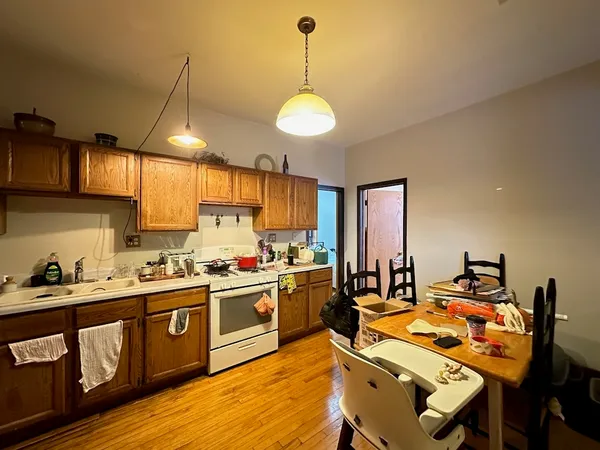 $2,280 | 951 North Hoyne Avenue, Unit 3, Chicago, IL 60622