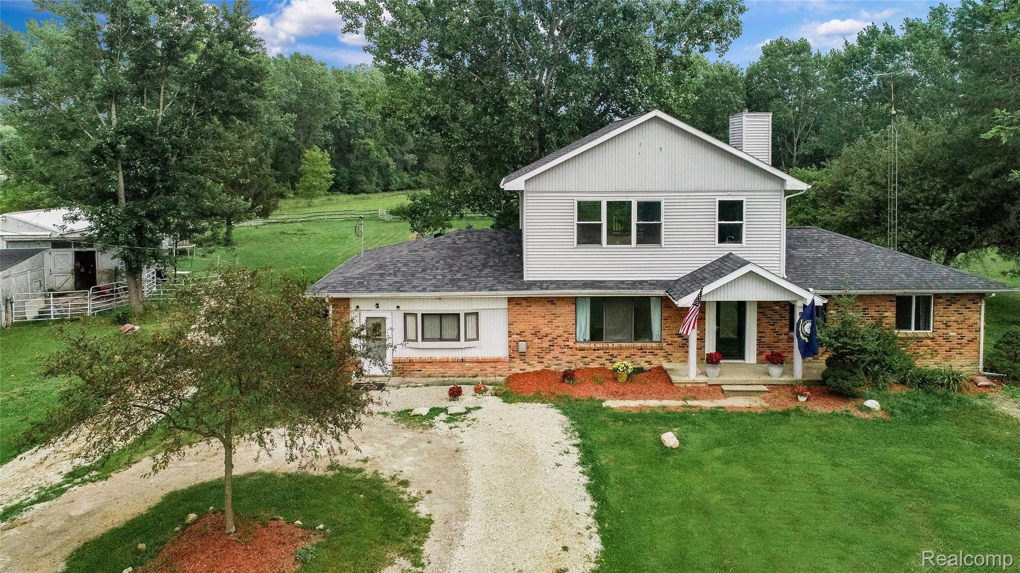 8110 Linden Road Fenton, MI 48430 - Photo 2 of 58 Linden (52).jpg