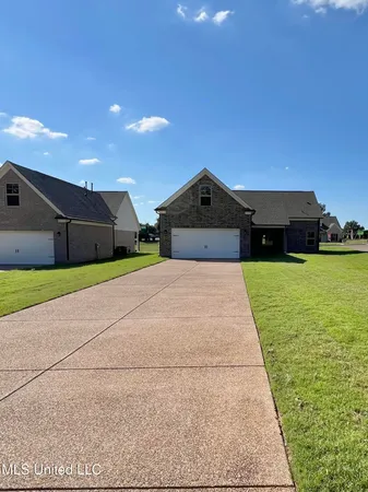 $379,900 | 2122 Scott Mdws Lane, Hernando, MS 38632