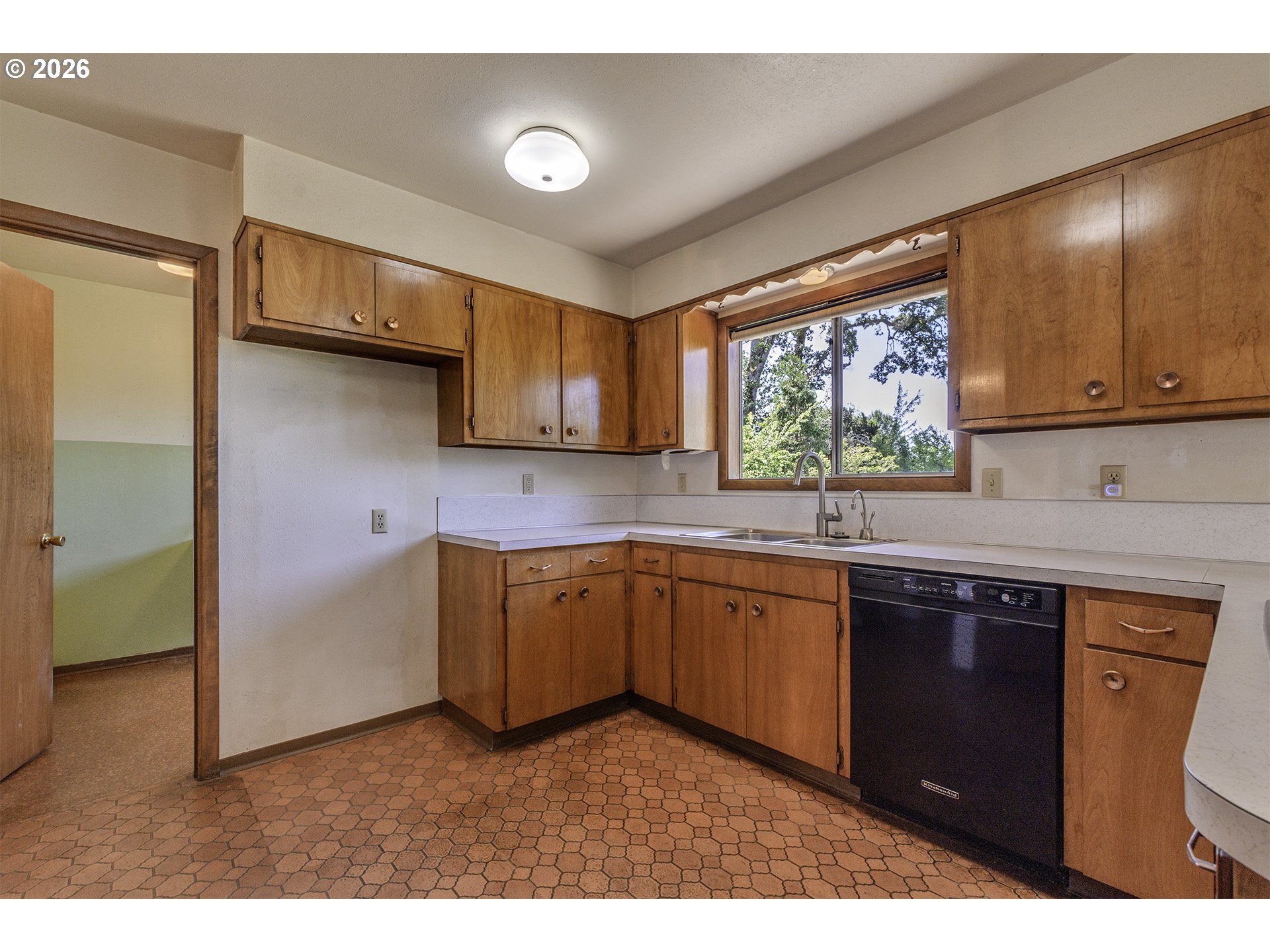 8415 Southwest River Road Hillsboro, OR 97123 - Photo 11 of 39 Gallery Image 11