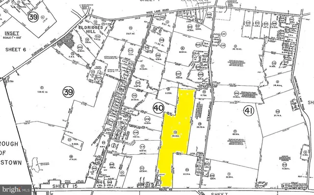 a view of an outdoor space and a yard