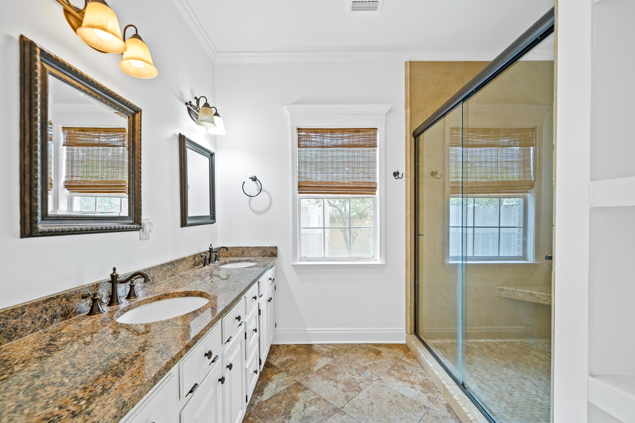 309 Perdido Avenue Fairhope, AL 36532 - Photo 21 of 40 Bathroom