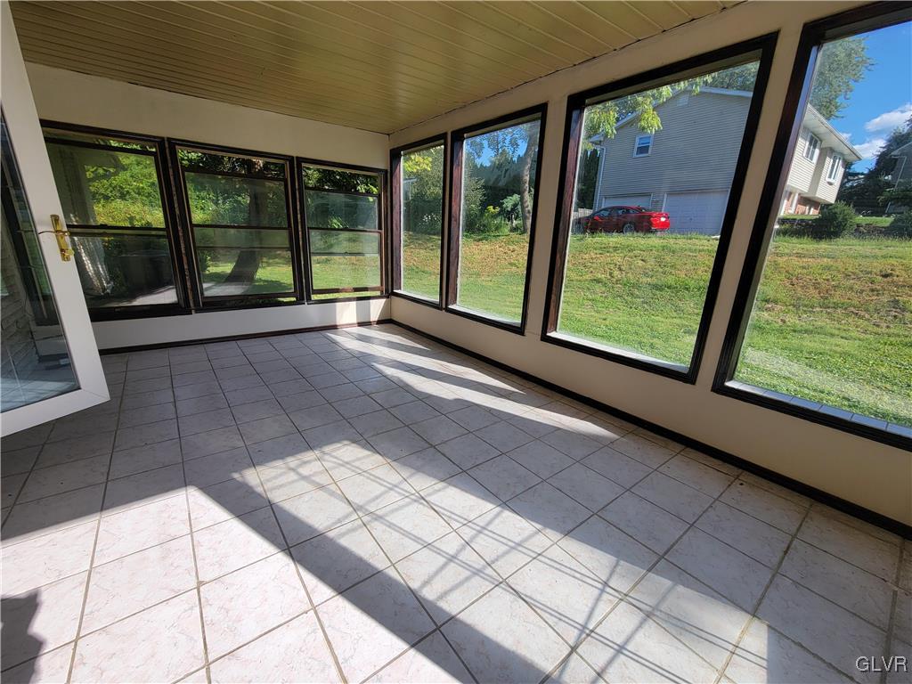 101 Ramblewood Drive Easton, PA 18040 - Photo 9 of 27 Door to Right Leads to Paver Patio