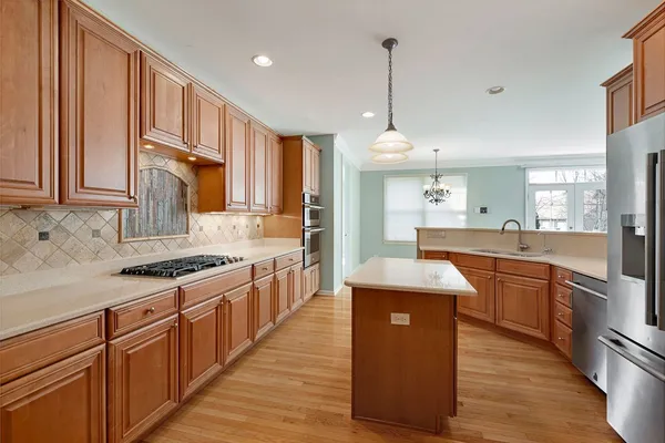 $989,000 | 7 Chaco Court, South Barrington, IL 60010