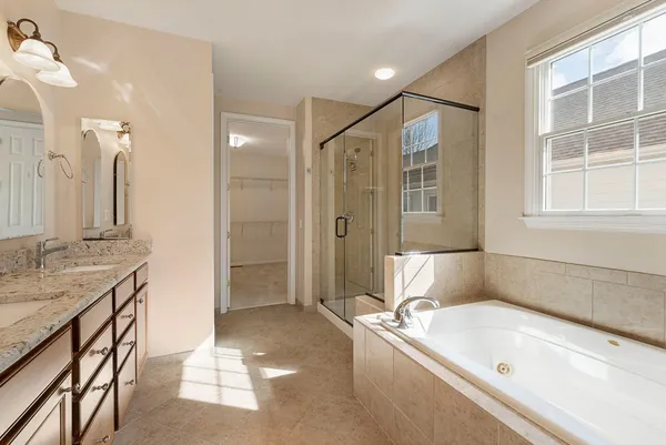 $989,000 | 7 Chaco Court, South Barrington, IL 60010