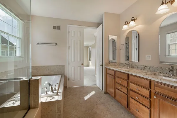 $989,000 | 7 Chaco Court, South Barrington, IL 60010