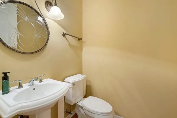 $989,000 | 7 Chaco Court, South Barrington, IL 60010