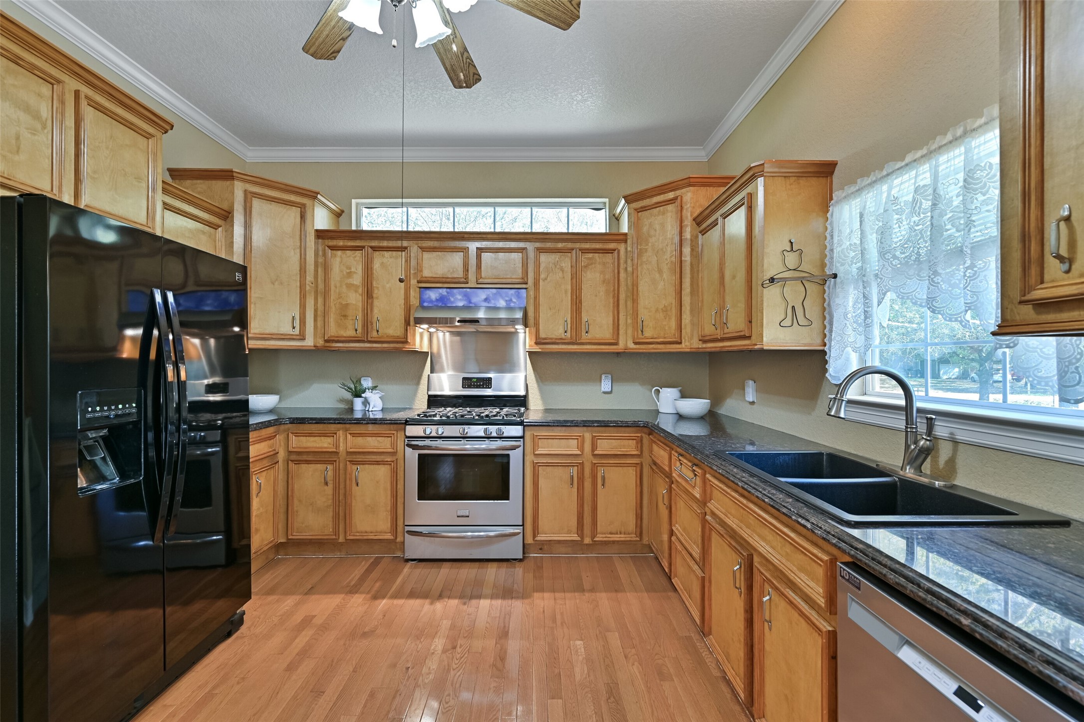 1 Wolfe Lane Manvel, TX 77578 - Photo 13 of 45