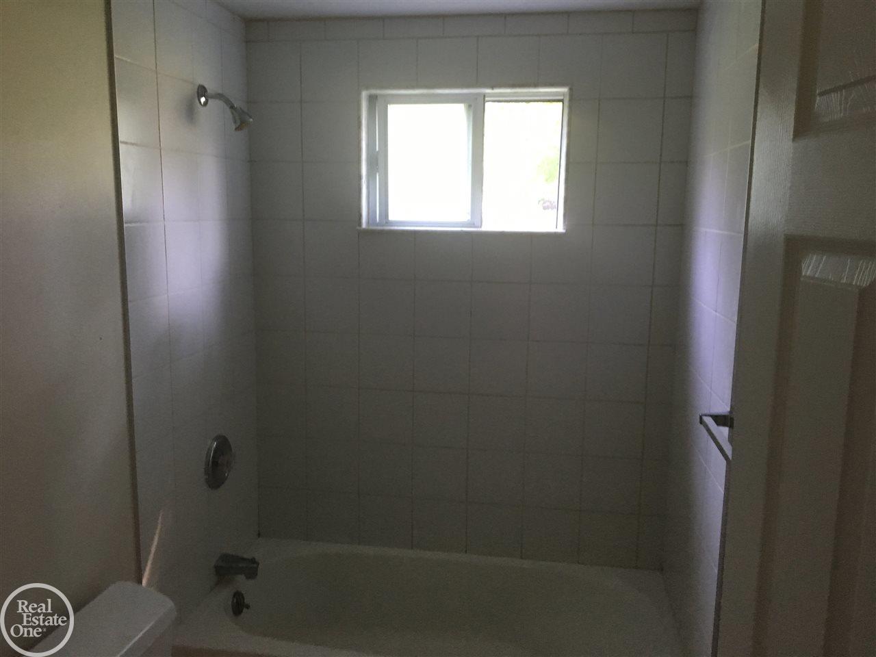 6062 Lapeer Road North Street, MI 48049 - Photo 27 of 28 31347185-26.JPG