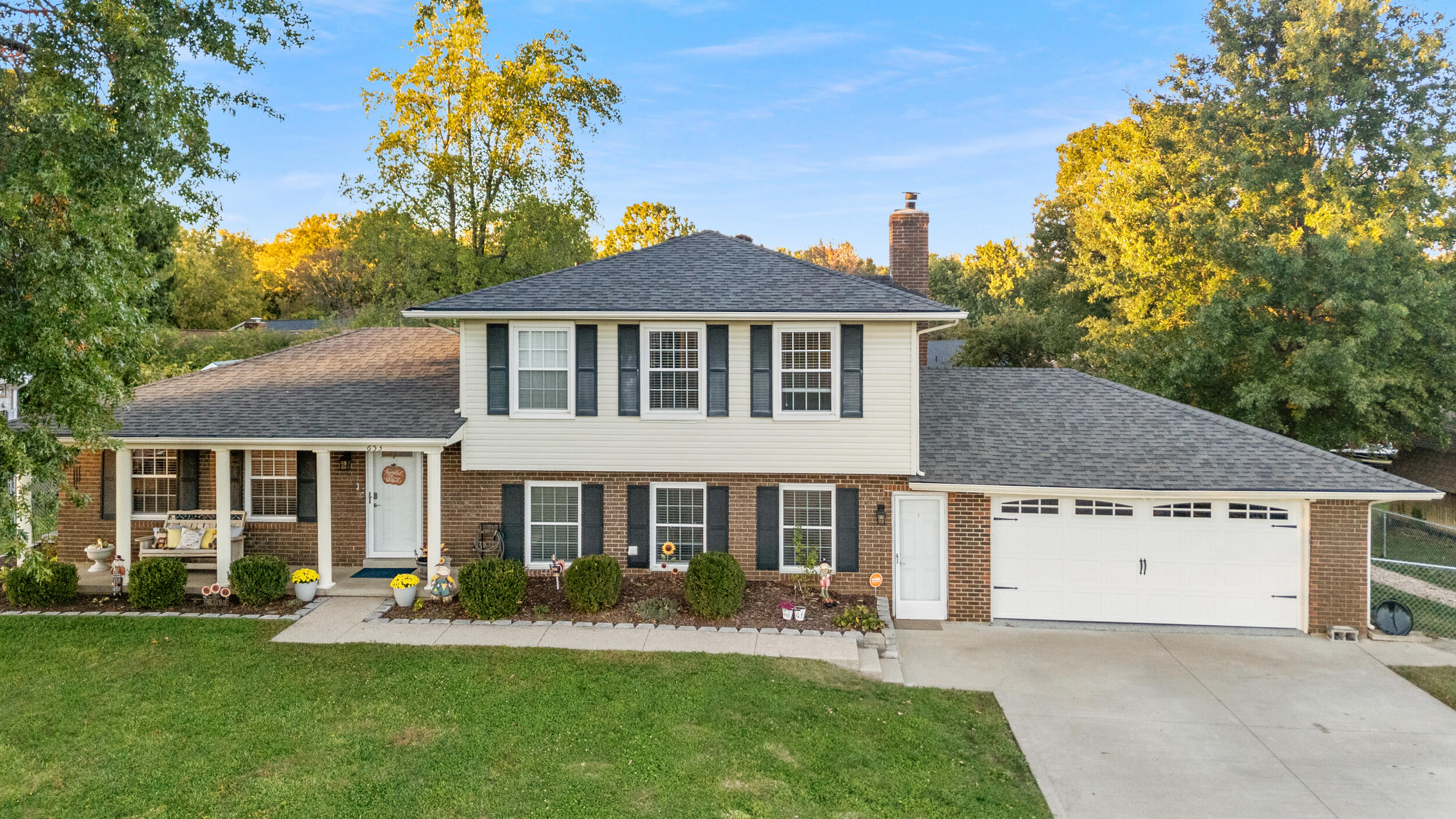653 Squires Road Lexington, KY 40515 - Photo 1 of 40 dji_20251016153927_0001_d
