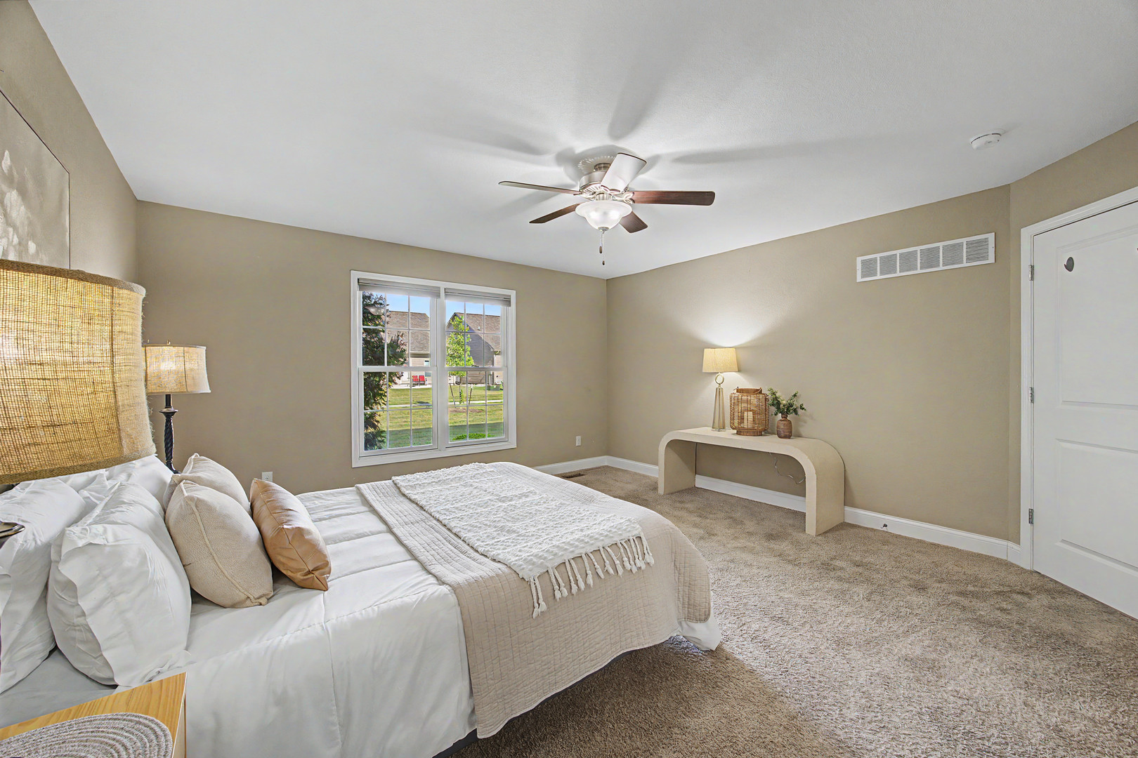 1724 Dunraven Road Bloomington, IL 61704 - Photo 16 of 36