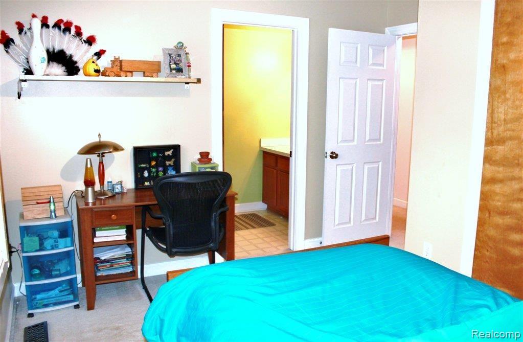 10170 Gibbs Road Clarkston, MI 48348 - Photo 19 of 25 Bedroom 2 w ensuite bath