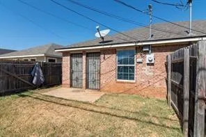 $1,300 | 1416 East Mulkey Street, Fort Worth, TX 76104
