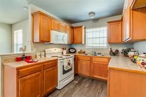 $1,300 | 1416 East Mulkey Street, Fort Worth, TX 76104