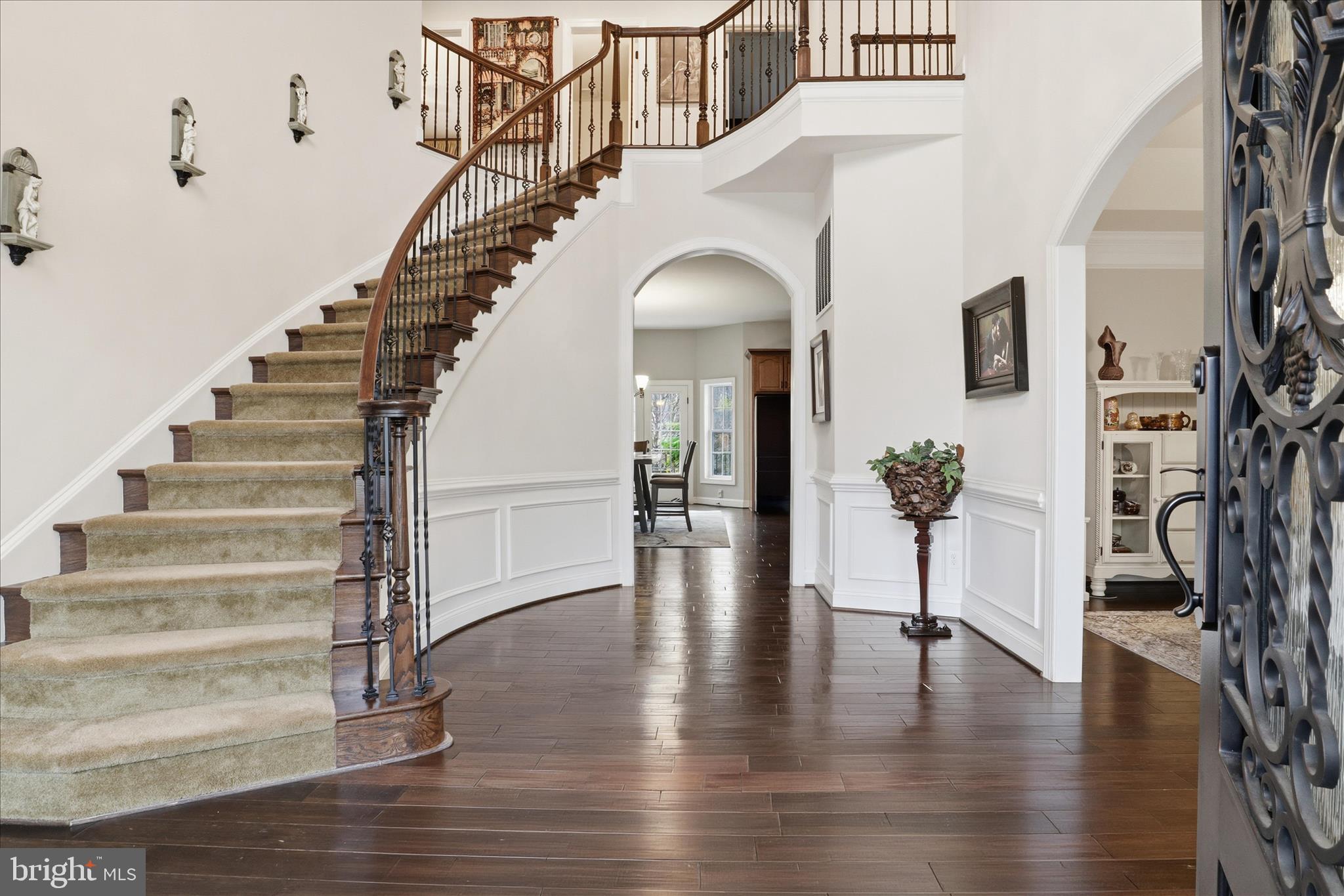 7501 Clifton Road Clifton, VA 20124 - Photo 11 of 101 Two Story Foyer