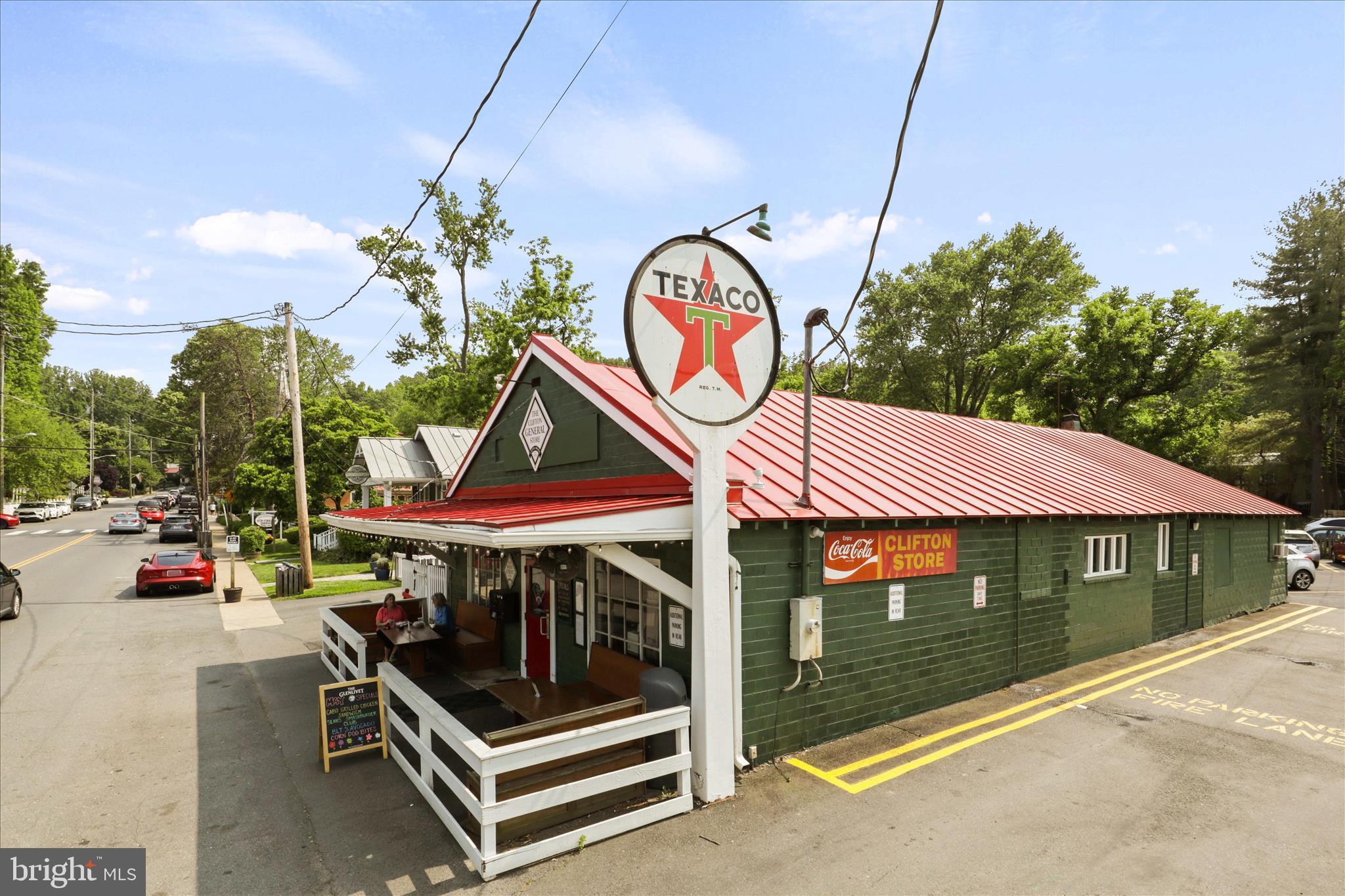 7501 Clifton Road Clifton, VA 20124 - Photo 93 of 101 Main Street Pub