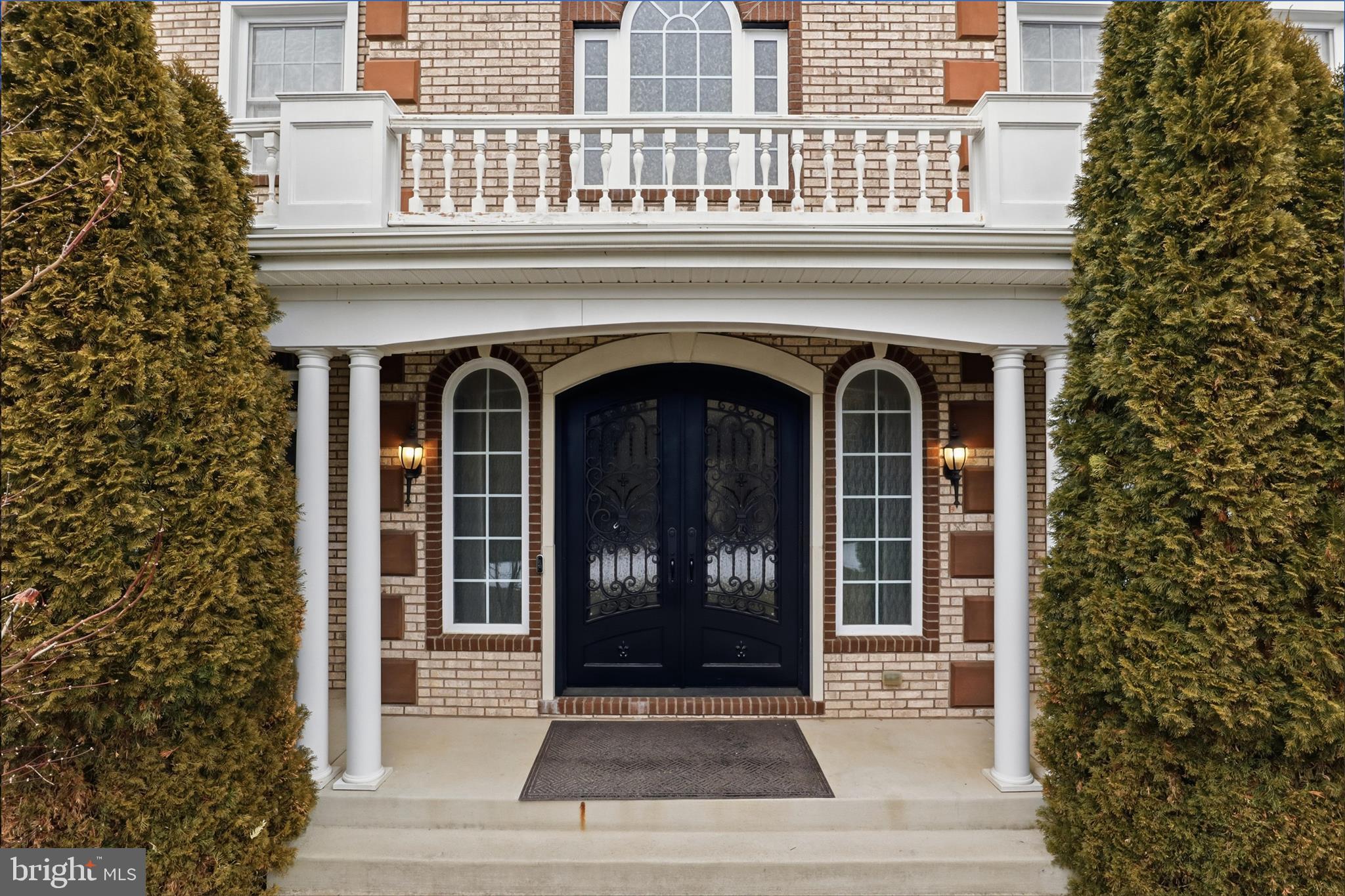 7501 Clifton Road Clifton, VA 20124 - Photo 10 of 101 Beautiful Entryway