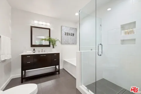 $2,495,000 | 4911 Ben Avenue, Valley Village, CA 91607