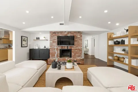 $2,495,000 | 4911 Ben Avenue, Valley Village, CA 91607