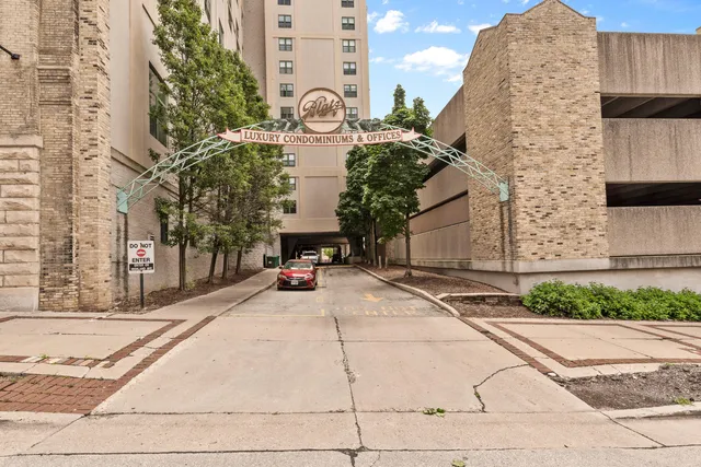 $274,000 | 270 East Highland Avenue, Unit 1021, Milwaukee, WI 53202