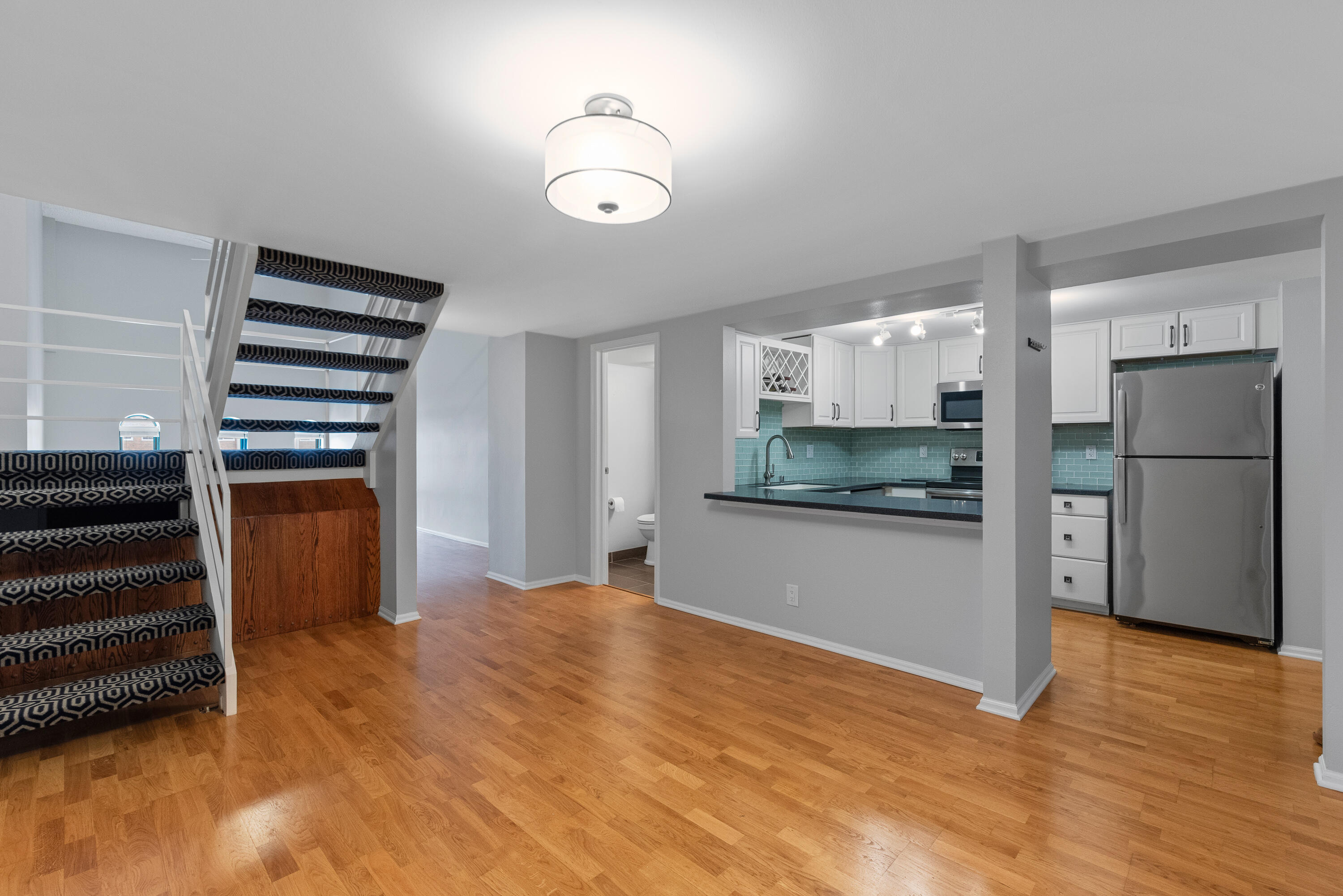 270 East Highland Avenue, Unit 1021 Milwaukee, WI 53202 - Photo 12 of 56 270 E Highland Ave Unit #1021-13