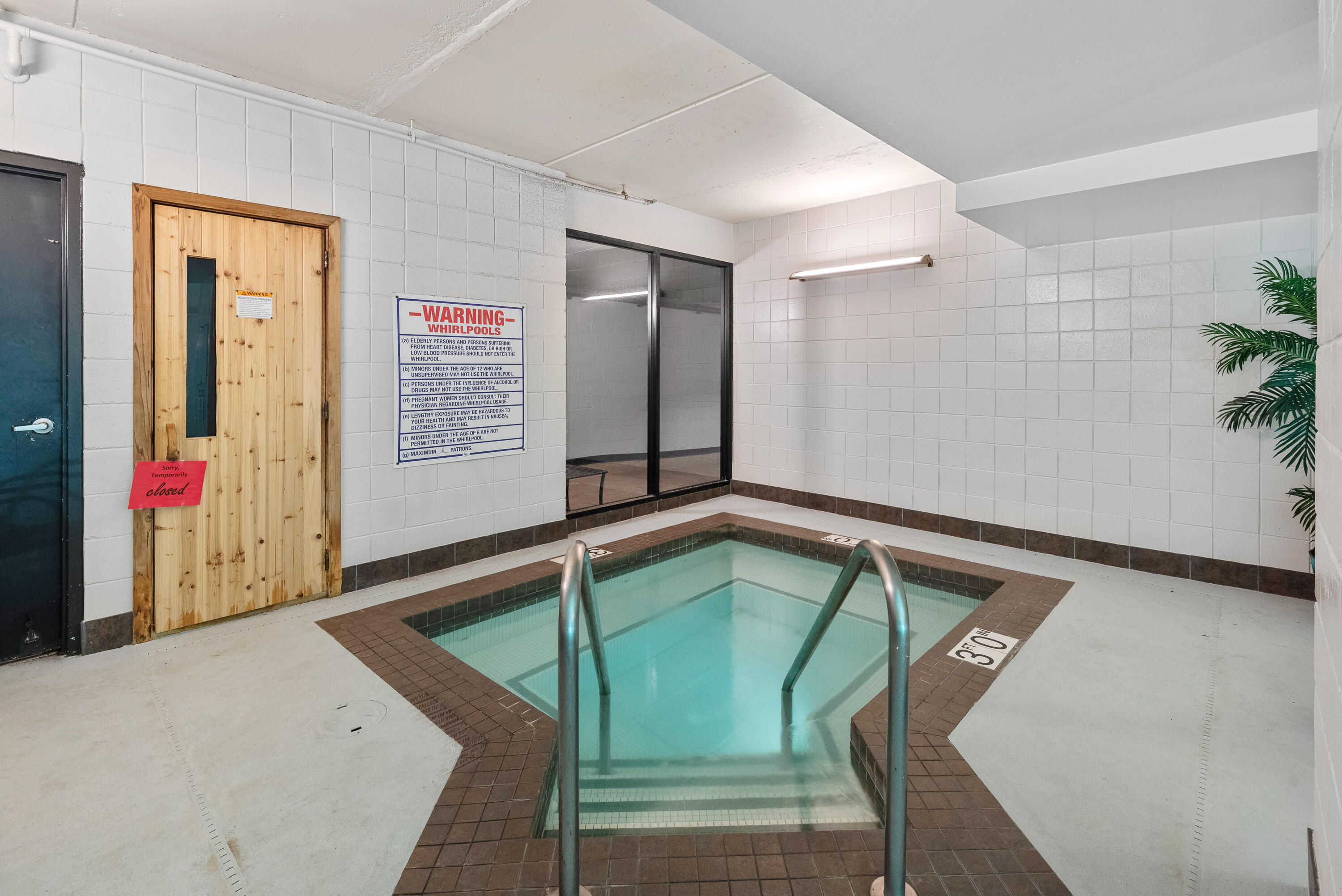 270 East Highland Avenue, Unit 1021 Milwaukee, WI 53202 - Photo 42 of 56 Hot Tub