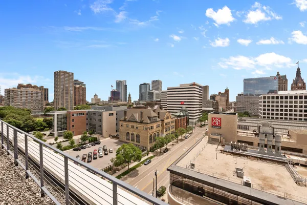 $274,000 | 270 East Highland Avenue, Unit 1021, Milwaukee, WI 53202