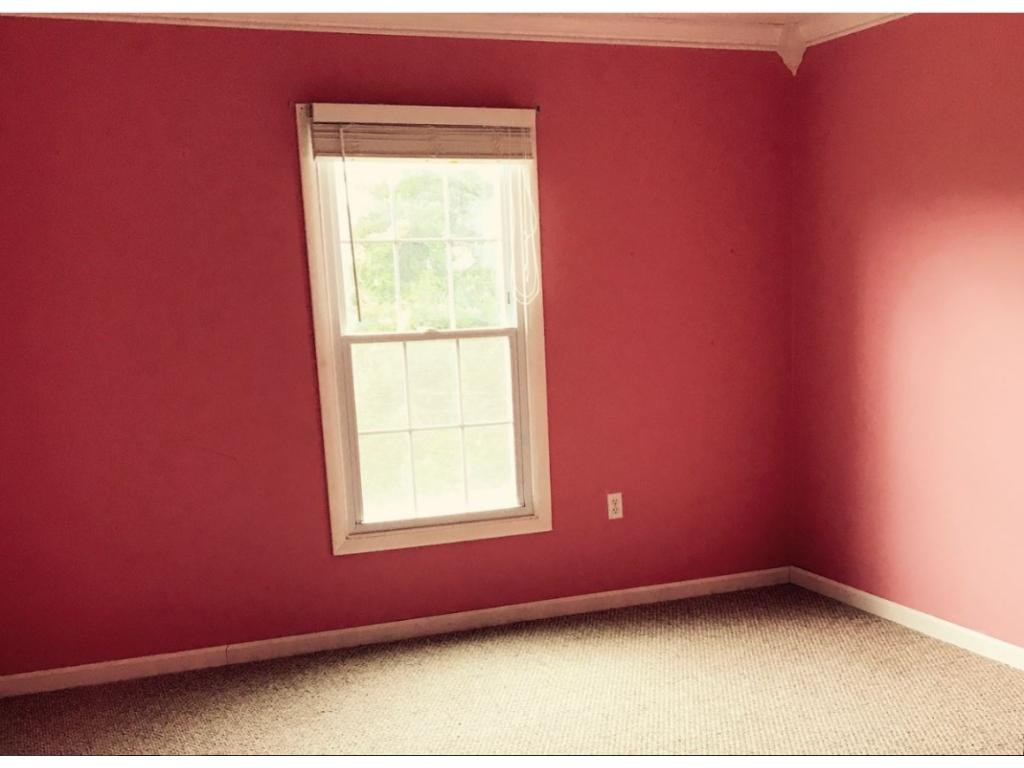 4533 Kane Gap Road Duffield, VA 24244 - Photo 10 of 16 Bedroom 3