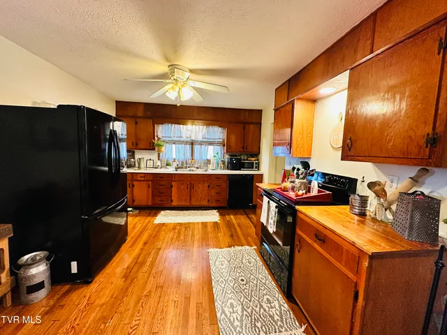 $249,900 | 265 Wilmeth Street, Weber City, VA 24290