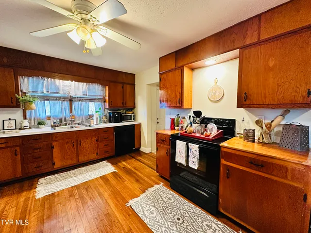 $249,900 | 265 Wilmeth Street, Weber City, VA 24290