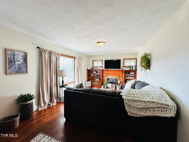 $249,900 | 265 Wilmeth Street, Weber City, VA 24290