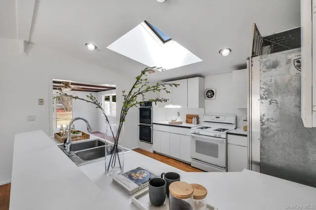 $5,500 | 15 Community Road, Coram, NY 11727