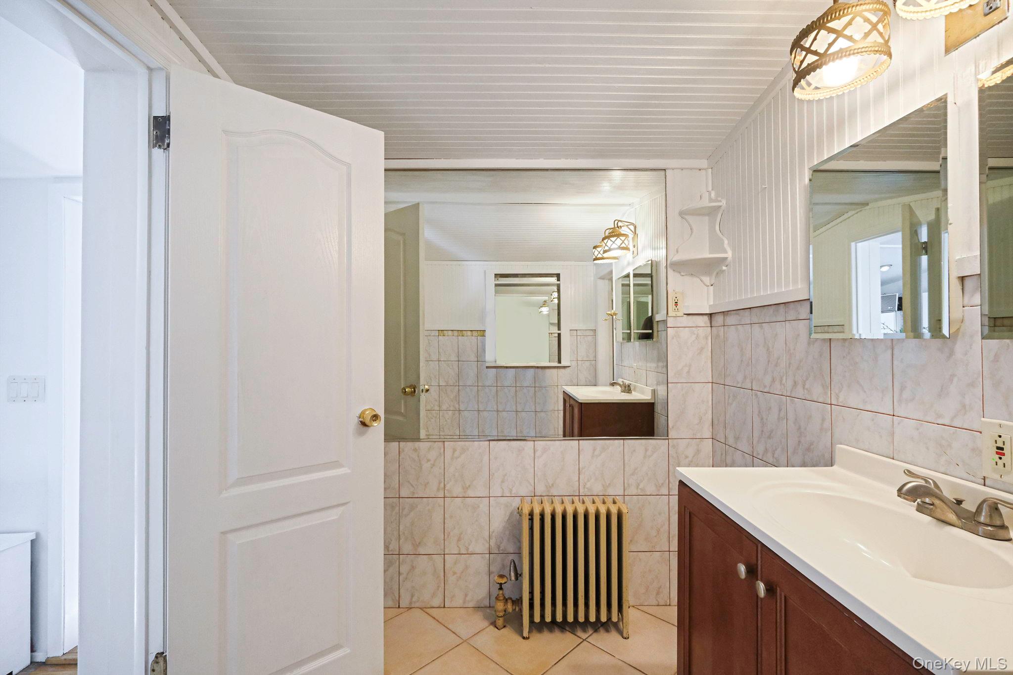 15 Community Road Coram, NY 11727 - Photo 19 of 49