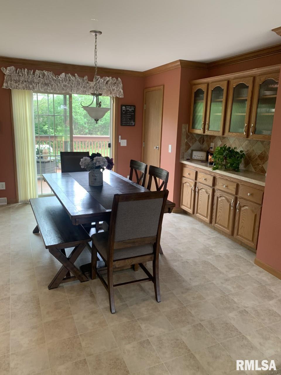 4 Orchard Drive Barry, IL 62312 - Photo 11 of 33