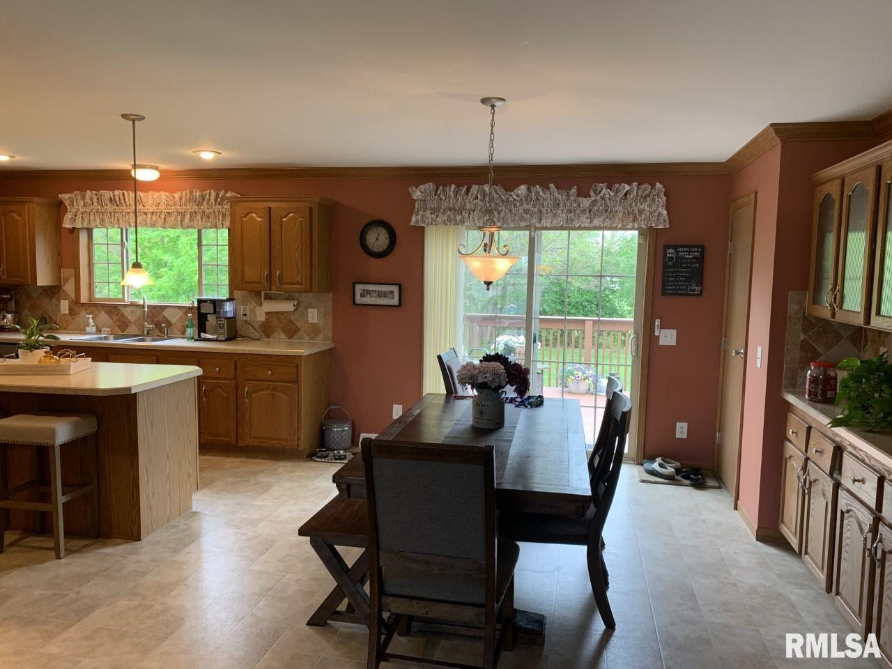 4 Orchard Drive Barry, IL 62312 - Photo 15 of 33