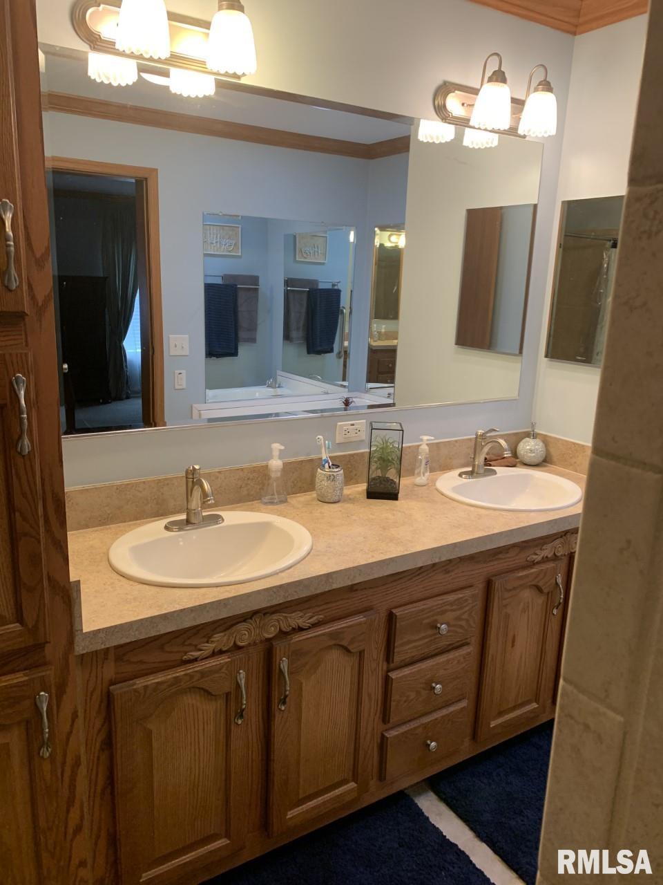 4 Orchard Drive Barry, IL 62312 - Photo 25 of 33