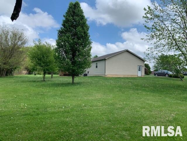 4 Orchard Drive Barry, IL 62312 - Photo 4 of 33