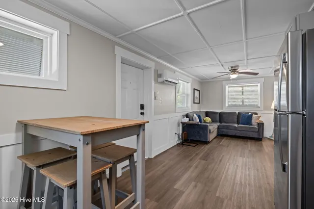 $2,300 | 501 Bridges Street, Unit D, Morehead City, NC 28557