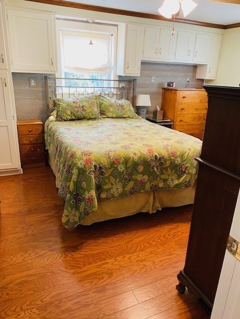 616 County Road Barrington, RI 02806 - Photo 20 of 32 a bedroom with a bed and a window