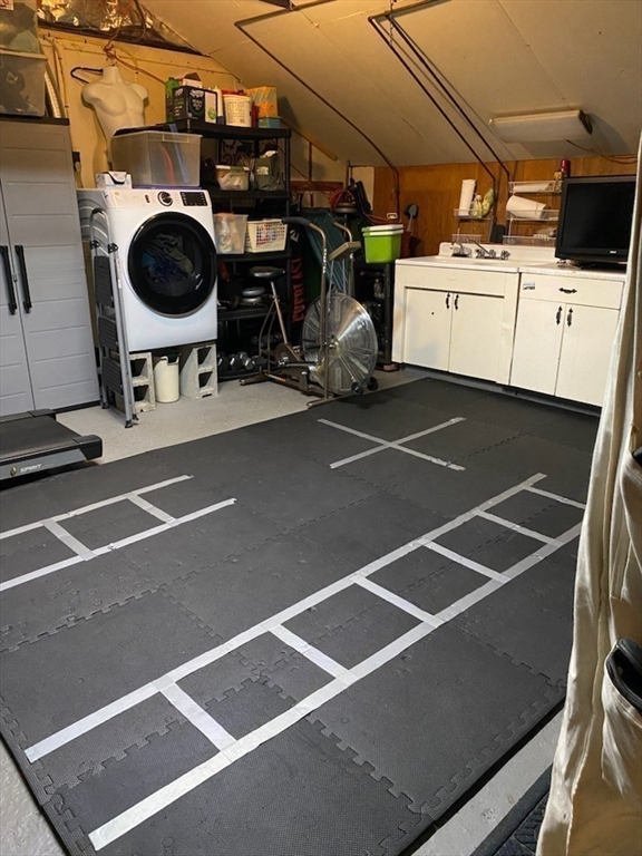 616 County Road Barrington, RI 02806 - Photo 27 of 32 a view of utility room