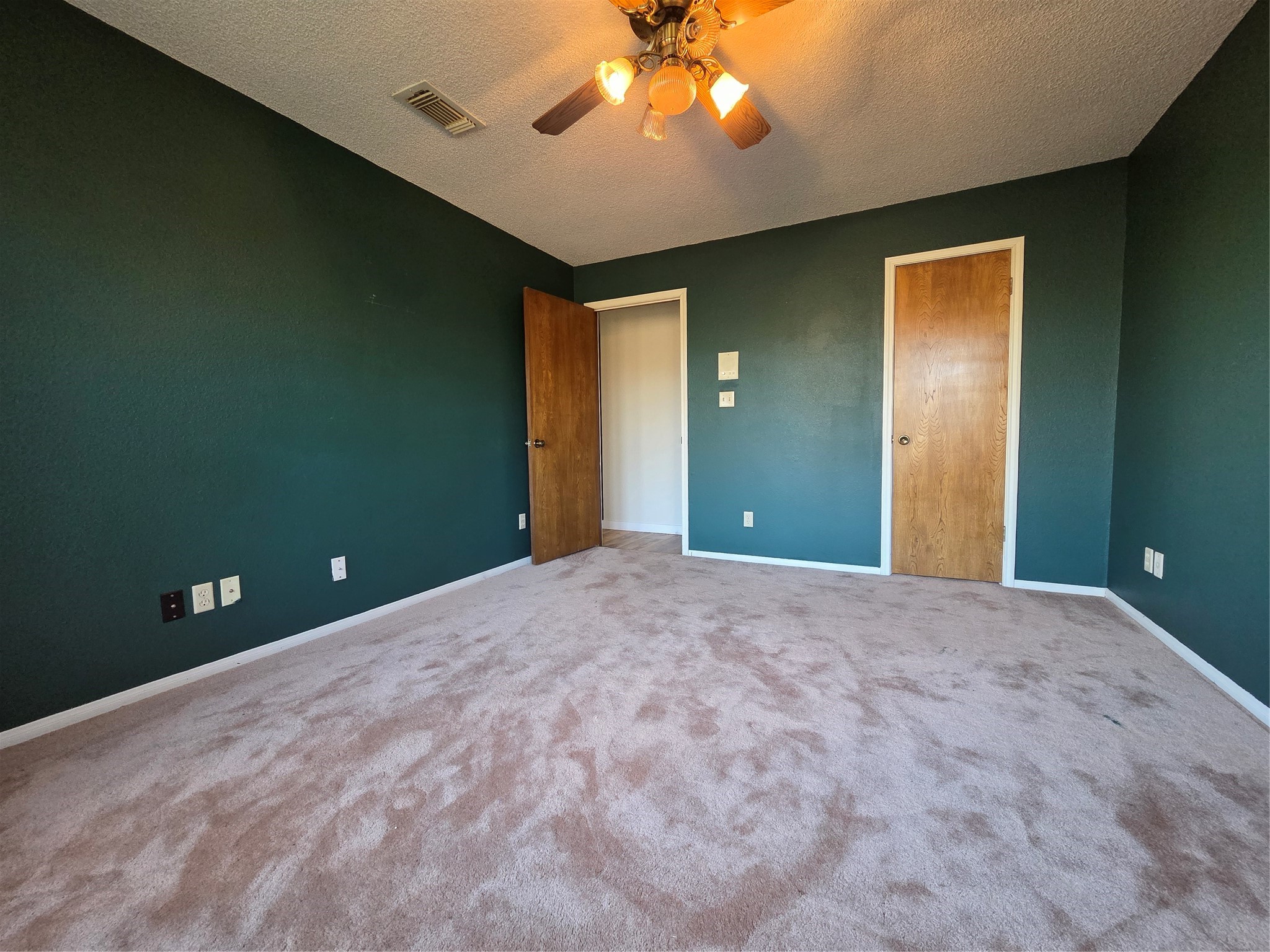 138 Pin Oak Drive Angleton, TX 77515 - Photo 12 of 22