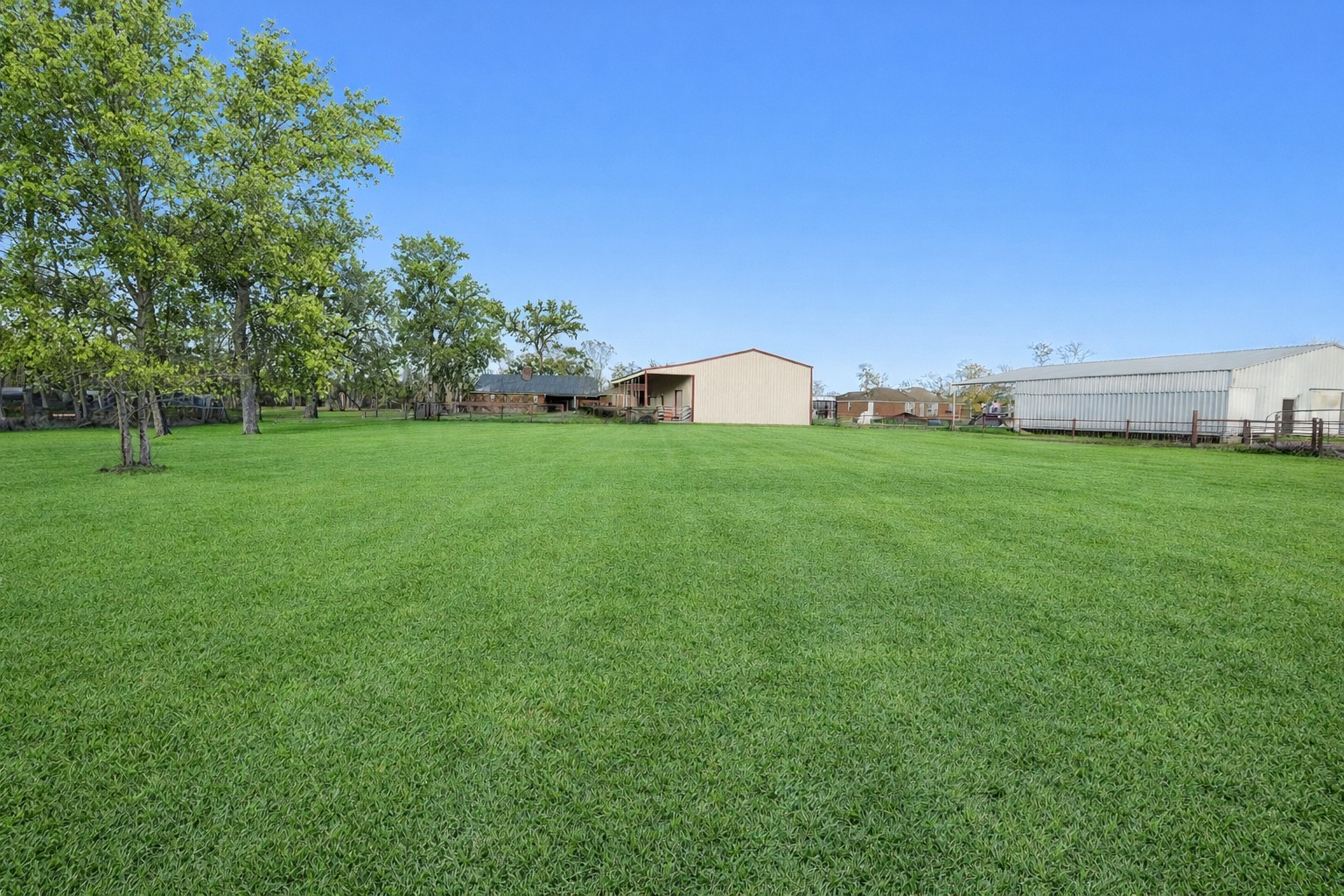 138 Pin Oak Drive Angleton, TX 77515 - Photo 15 of 22