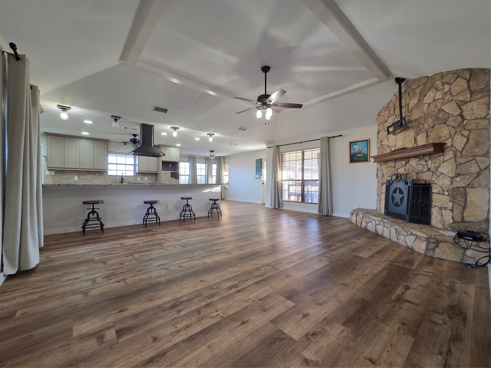 138 Pin Oak Drive Angleton, TX 77515 - Photo 5 of 22