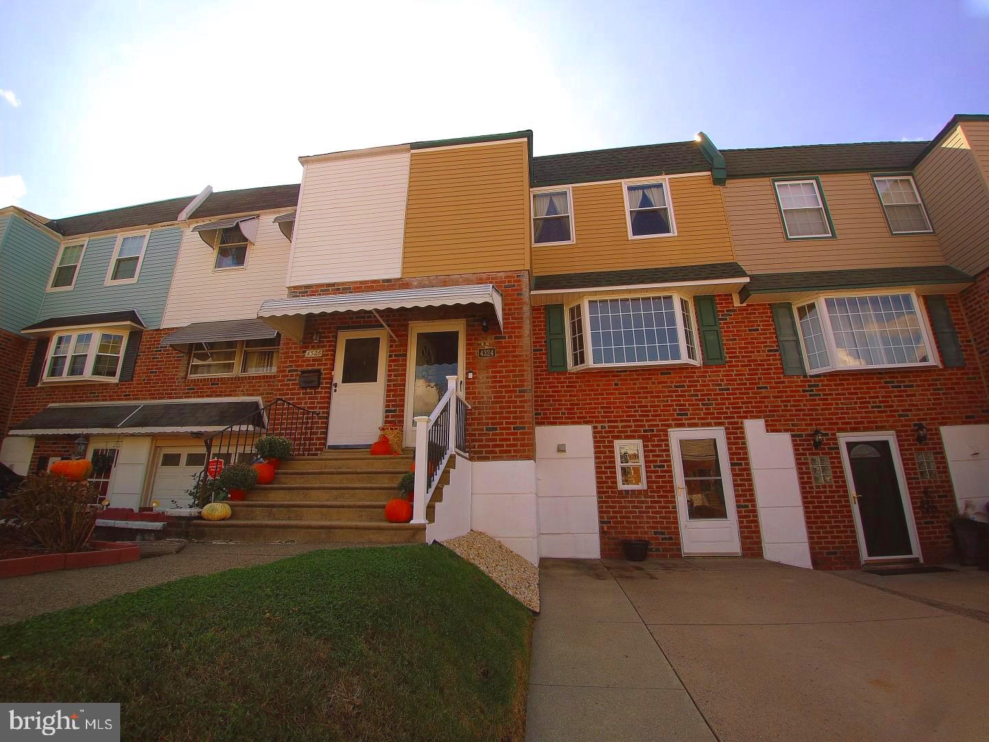 4324 Greenmount Road Philadelphia, PA 19154 - Photo 1 of 26 Gallery Image 1