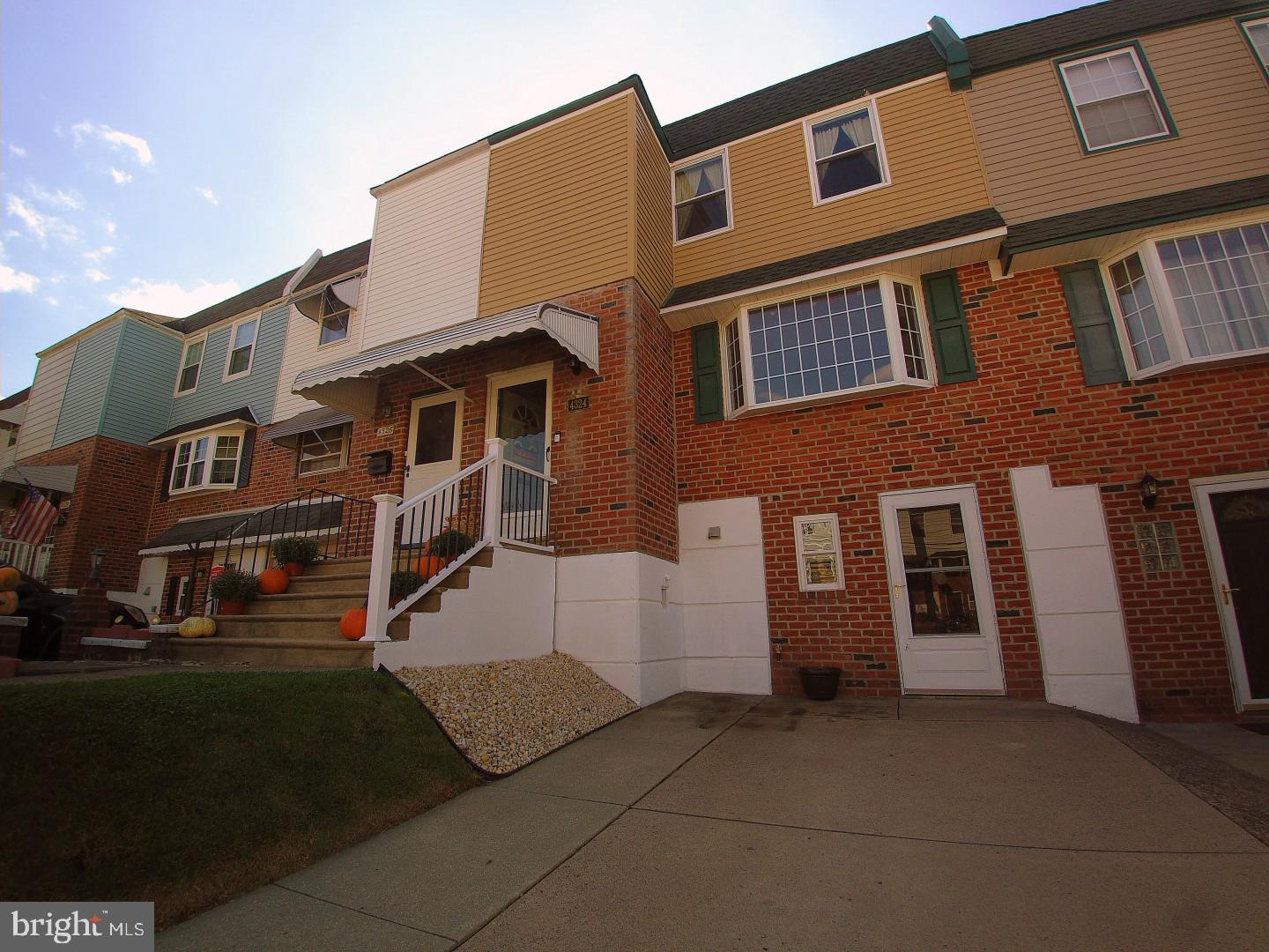 4324 Greenmount Road Philadelphia, PA 19154 - Photo 2 of 26 Gallery Image 2